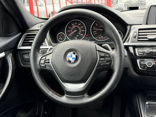 2017 BMW 330 — Miniatură 9