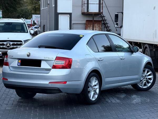 2015 Skoda Octavia — Miniatură 4