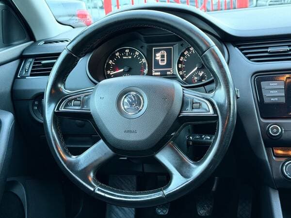 2015 Skoda Octavia — Miniatură 8
