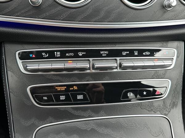 2020 Mercedes E 300de — Miniatură 13