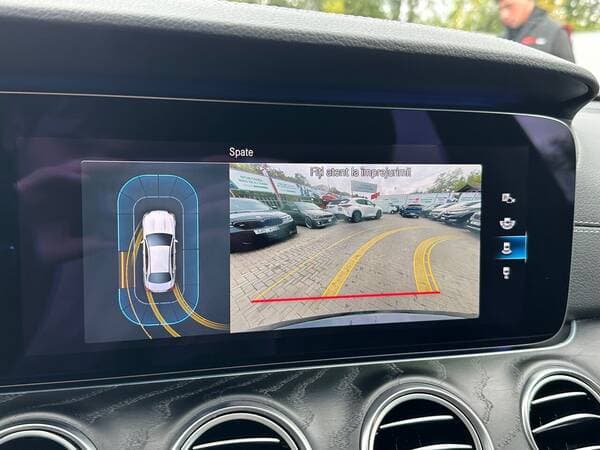 2020 Mercedes E 300de — Miniatură 12
