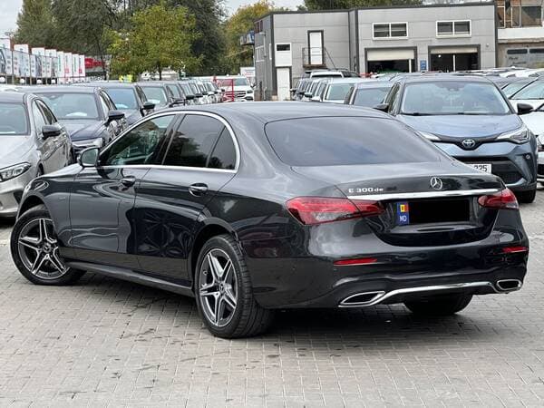 2020 Mercedes E 300de — Miniatură 3