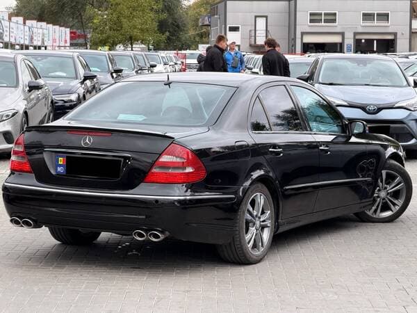 Mercedes E 280 2005 — Миниатюра 3