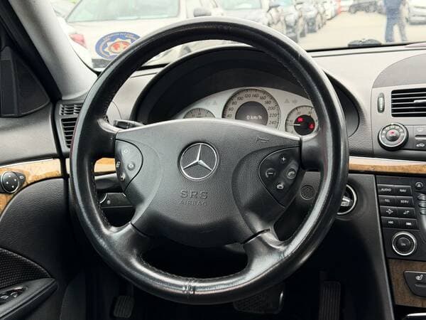Mercedes E 280 2005 — Миниатюра 8