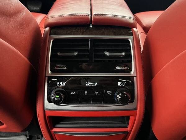 2017 BMW 740e — Miniatură 15