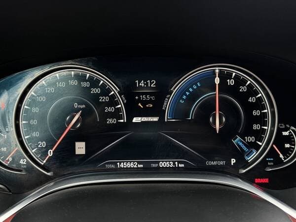 2017 BMW 740e — Miniatură 9