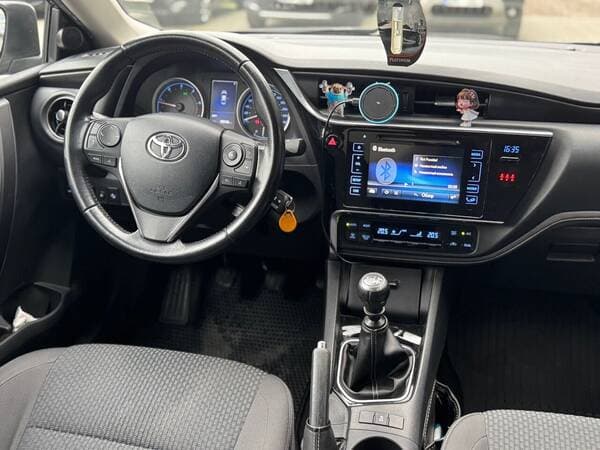 2016 Toyota Corolla — Miniatură 8