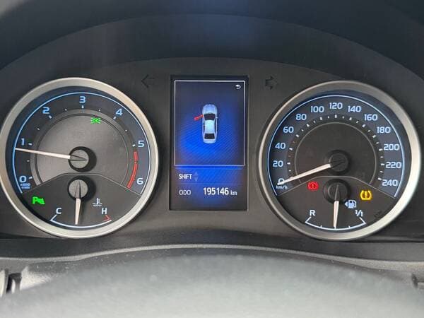 2016 Toyota Corolla — Miniatură 17