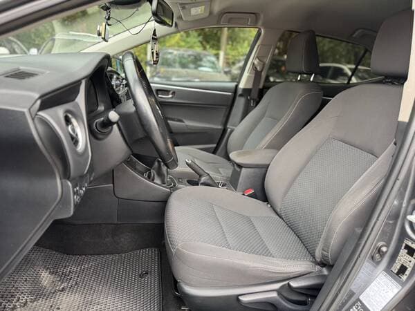 2016 Toyota Corolla — Miniatură 5