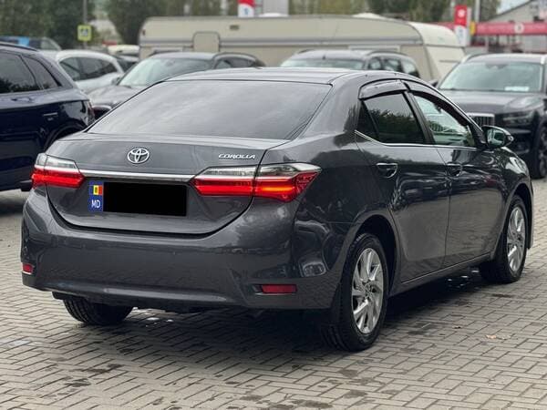 2016 Toyota Corolla — Miniatură 3