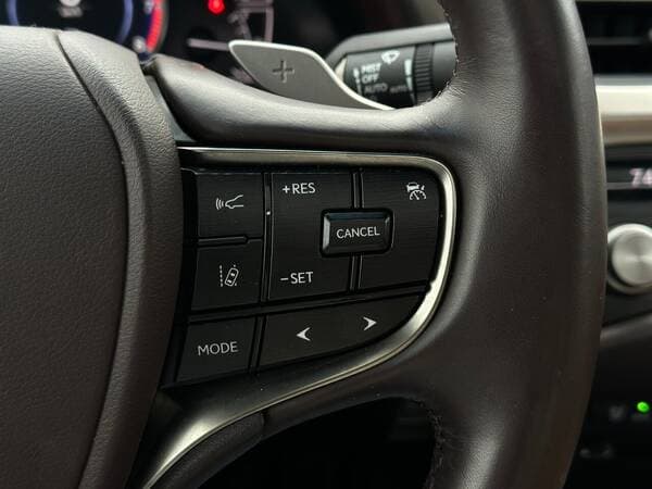Lexus ES 300h 2021 — Миниатюра 10