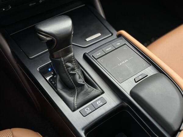 Lexus ES 300h 2021 — Миниатюра 13