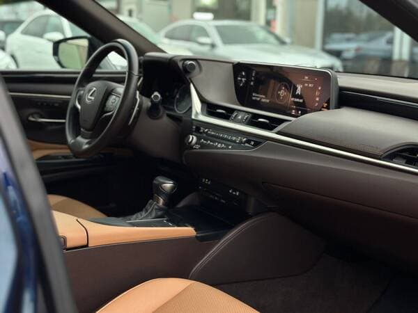 Lexus ES 300h 2021 — Миниатюра 8