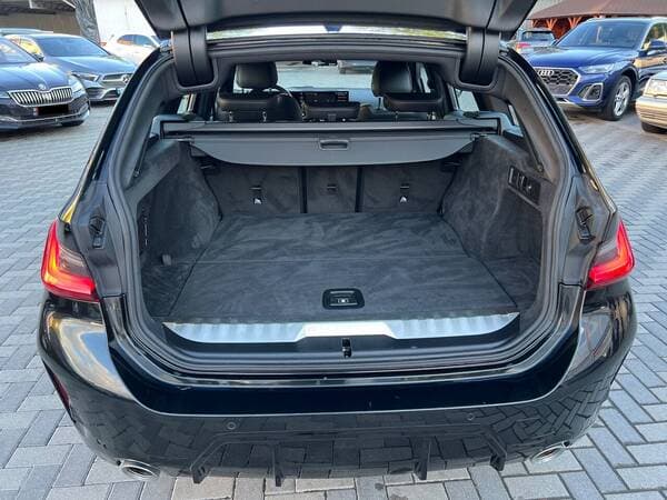 2022 BMW 330E — Miniatură 28