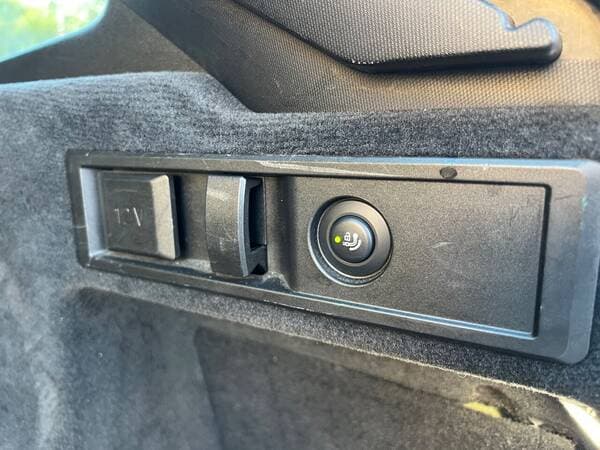 2022 BMW 330E — Miniatură 27