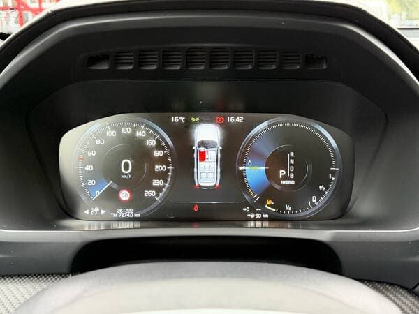 Volvo XC 90 2019 — Миниатюра 11