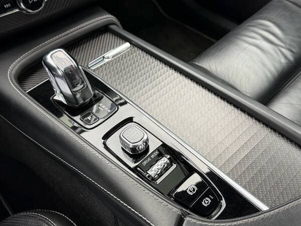 Volvo XC 90 2019 — Миниатюра 16