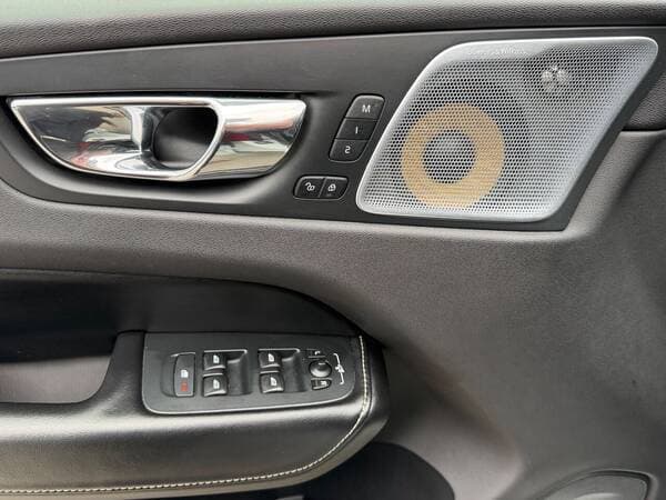 2017 Volvo XC 60 — Miniatură 16