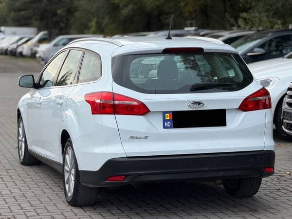 2017 Ford Focus — Miniatură 4