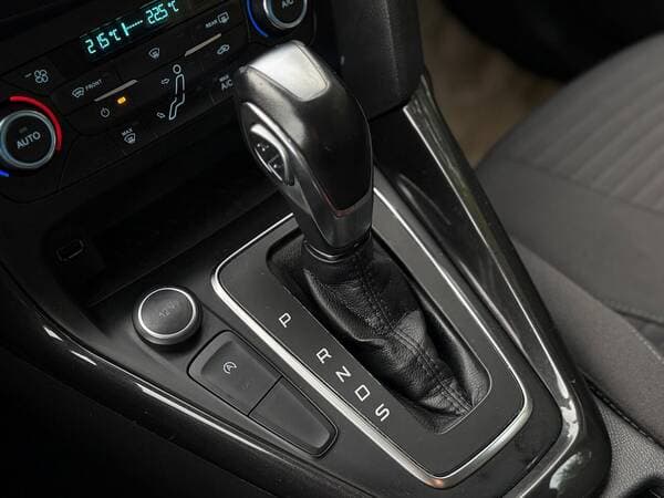 2017 Ford Focus — Miniatură 14
