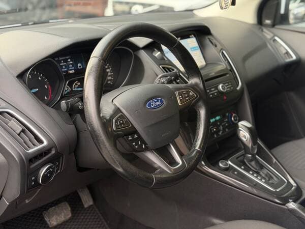 2017 Ford Focus — Miniatură 9