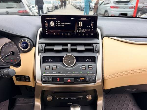 2018 Lexus NX 300H — Miniatură 13