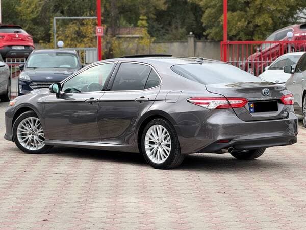 Toyota Camry 2017 — Миниатюра 3
