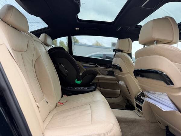 2016 BMW 740 — Miniatură 18