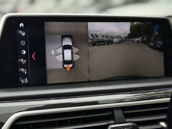 2016 BMW 740 — Miniatură 11