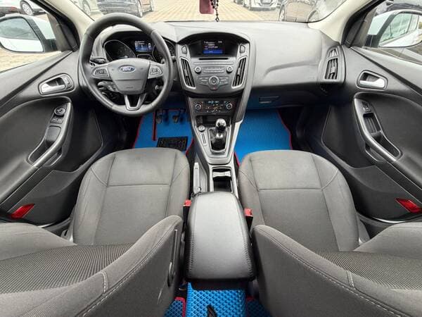 2017 Ford Focus — Miniatură 7