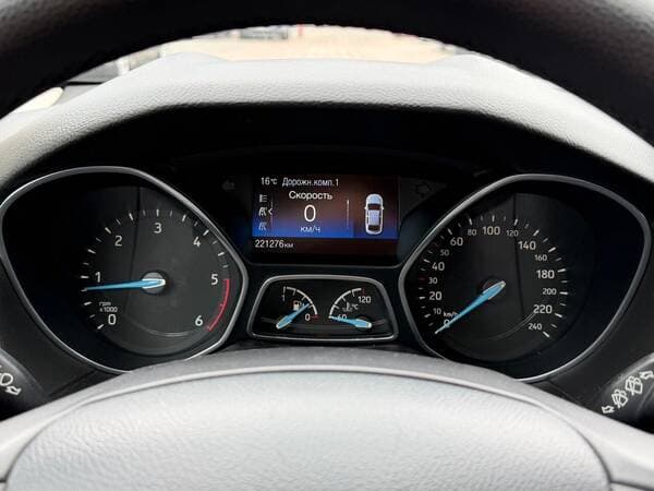 2017 Ford Focus — Miniatură 9