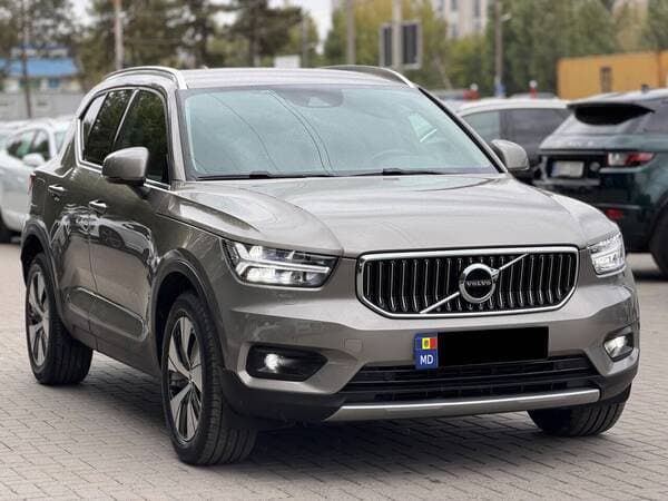 2021 Volvo XC 40 — Miniatură 2