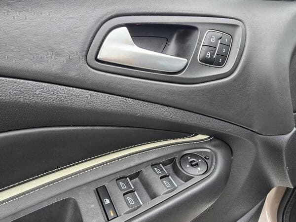 2017 Ford Kuga — Miniatură 17
