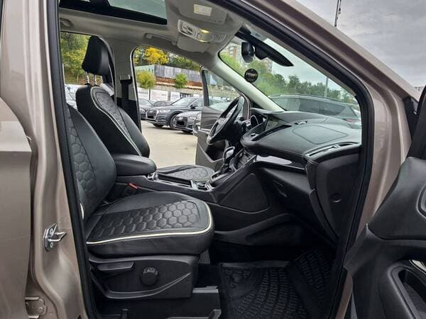 2017 Ford Kuga — Miniatură 7