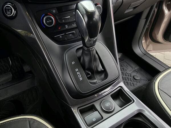 2017 Ford Kuga — Miniatură 14