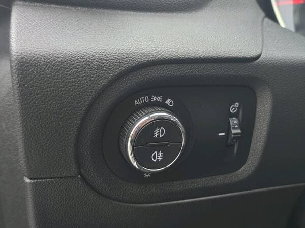 Opel Grandland X 2019 — Миниатюра 17