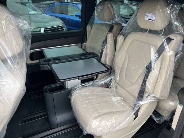 Mercedes V 300 2026 — Миниатюра 24