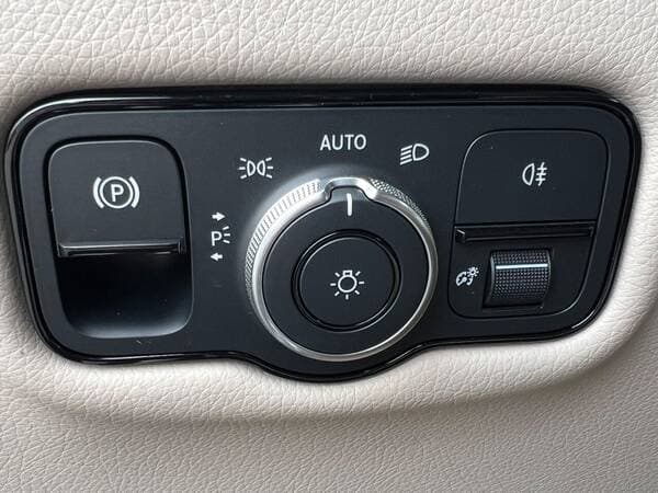 Mercedes V 300 2026 — Миниатюра 22