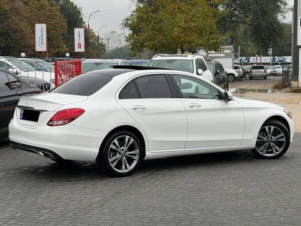 Mercedes C 300 2018 — Миниатюра 3