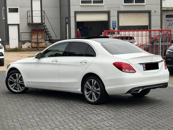 Mercedes C 300 2018 — Миниатюра 4