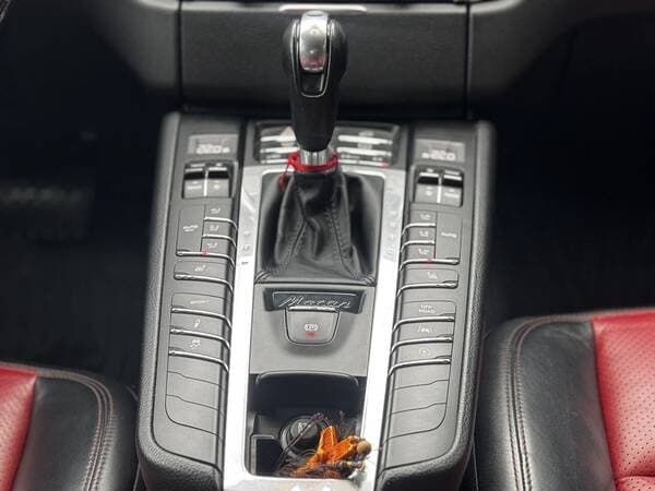 Porsche Macan 2018 — Миниатюра 12