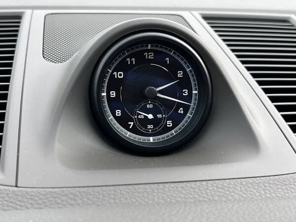 Porsche Macan 2024 — Миниатюра 20