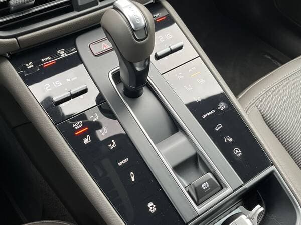 Porsche Macan 2024 — Миниатюра 14