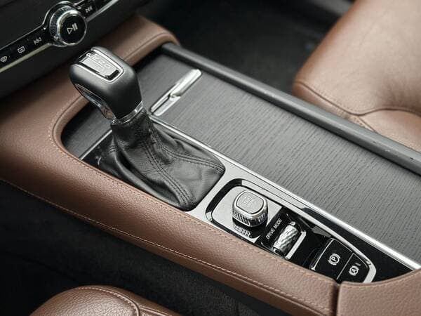 Volvo XC 90 2020 — Миниатюра 18
