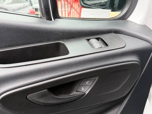 2020 Mercedes Sprinter — Miniatură 15