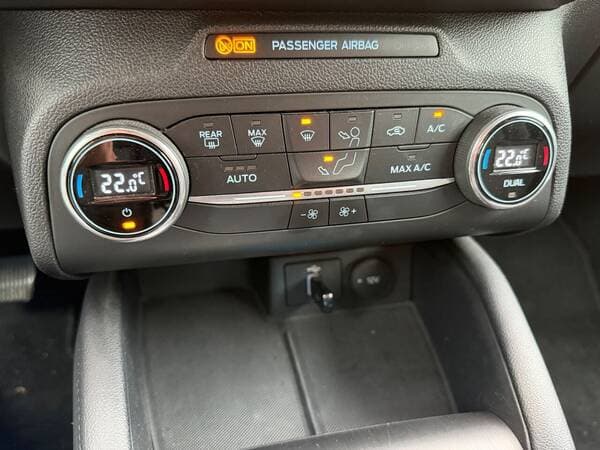 2019 Ford Focus — Miniatură 12