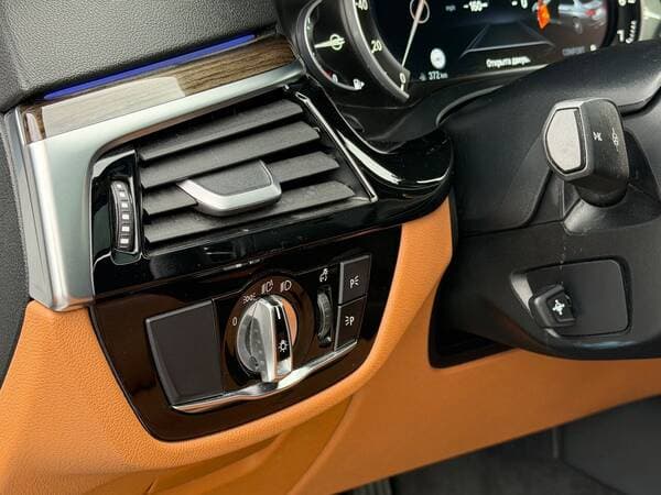 2019 BMW 530 — Miniatură 14