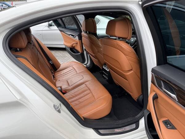 2019 BMW 530 — Miniatură 17