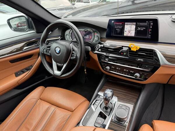 2019 BMW 530 — Miniatură 10