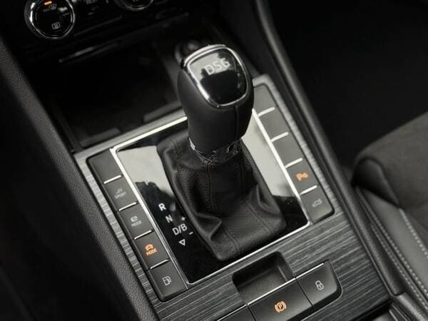 2022 Skoda Superb — Miniatură 11